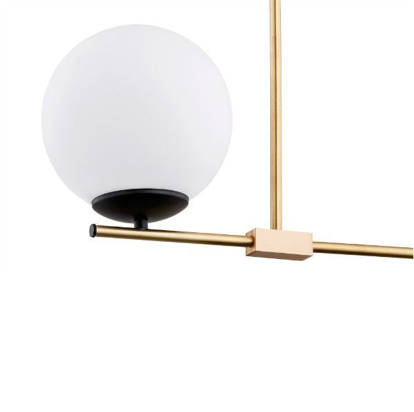 Wisząca lampa Megan w złotym kolorze z mleczną kulą