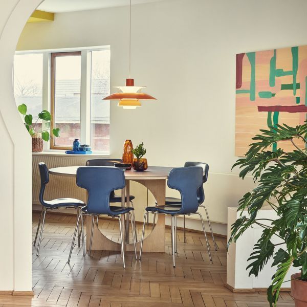 Wisząca lampa PH 5 Mini marki Louis Poulsen w kolorze mosiądzu