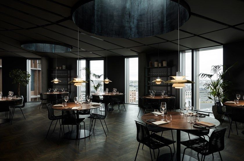 Wisząca lampa PH 5 Mini marki Louis Poulsen w kolorze mosiądzu