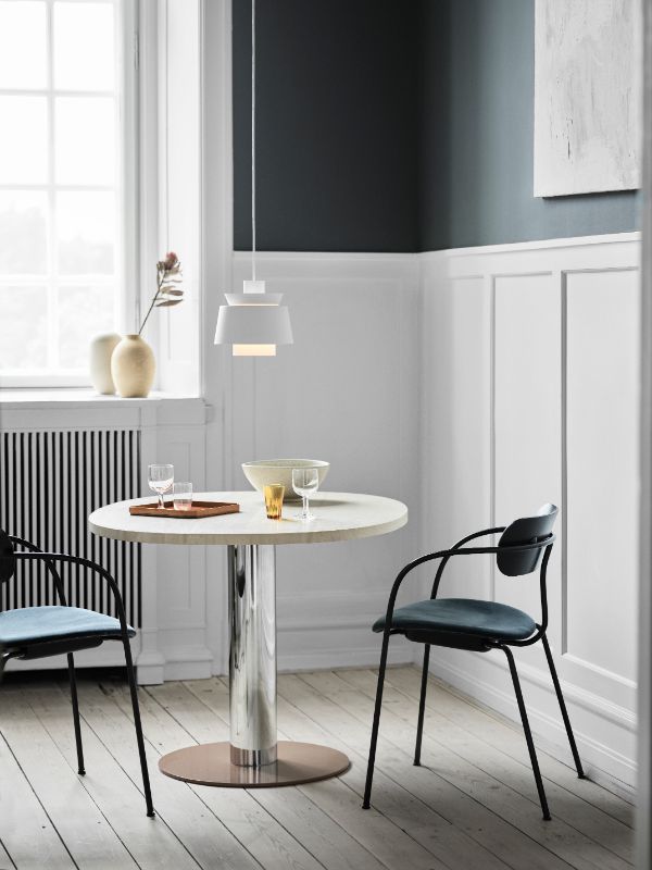 Wisząca lampa Utzon JU1 z białym kloszem