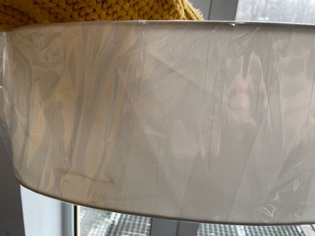 Wyprzedaż! Oryginalna biała i złota lampa podłogowa Nixon od Endon Lighting