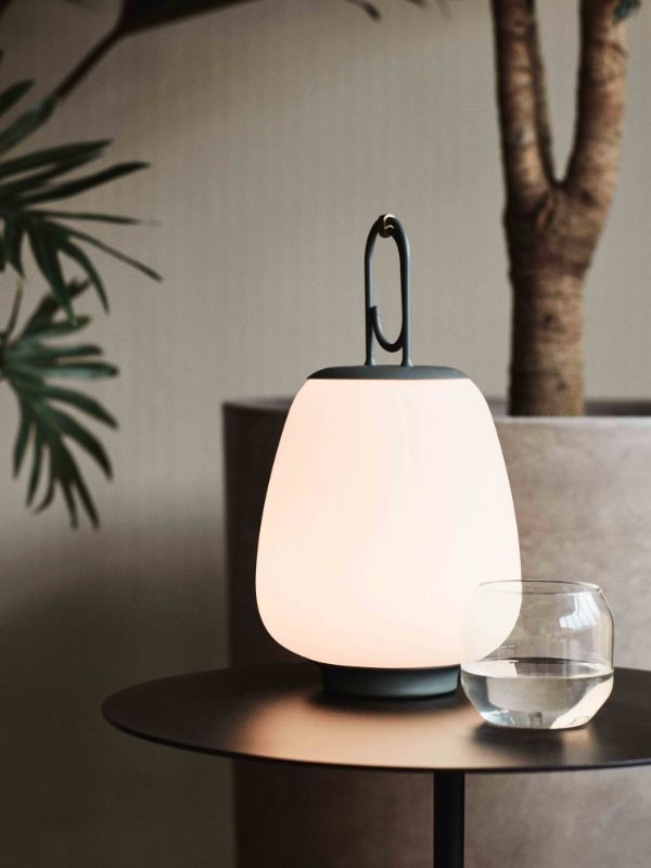 Zielona lampa stołowa Lucca SC51 z ładowaniem USB
