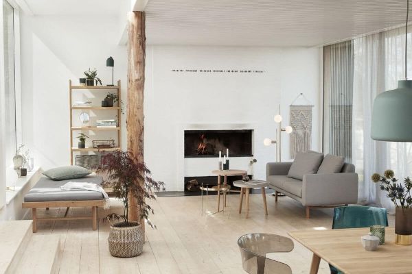 Złota lampa podłogowa Balance z trzema punktami świetlnymi