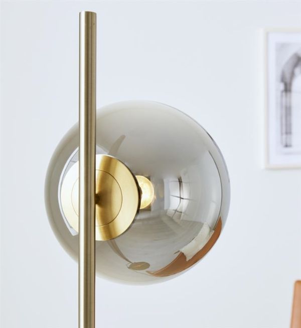 Złota lampa podłogowa Dione z kloszem z dymionego szkła