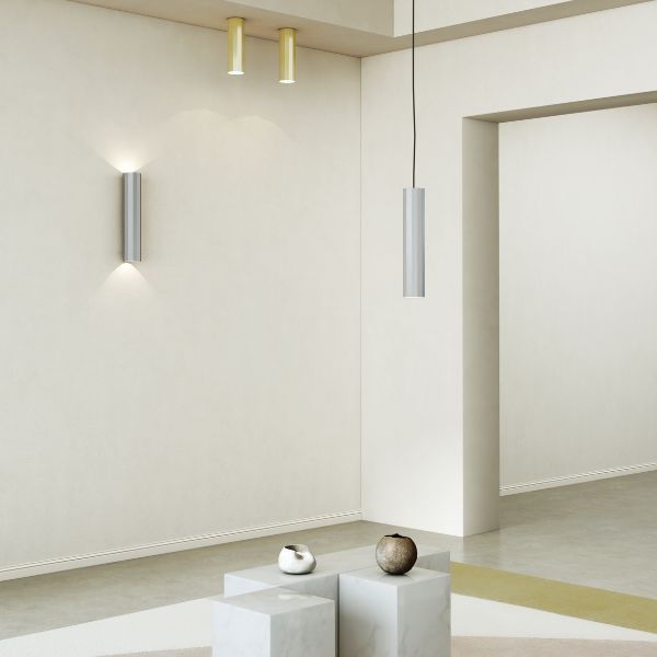 Złota lampa sufitowa Hashira 250 o geometrycznym kształcie