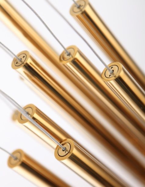 Złota, ściemnialna lampa wisząca Organic o efektownym designie