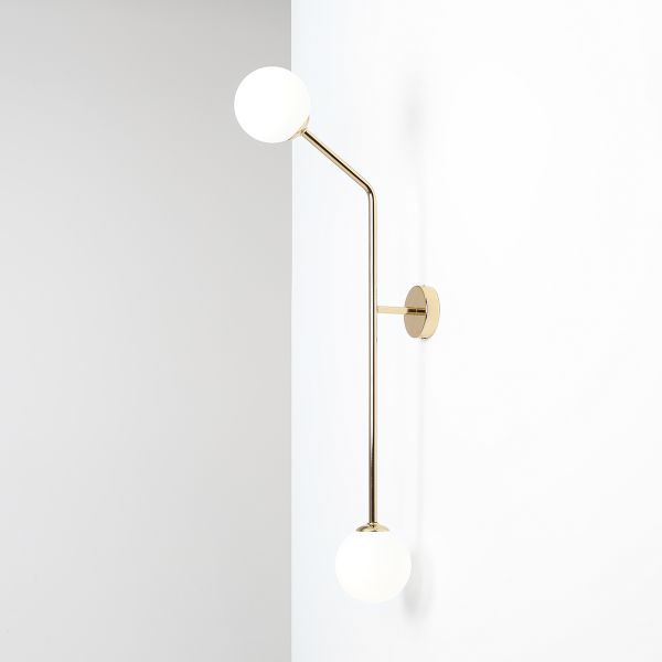 Złoty kinkiet lub lampa sufitowa Pure Vertical z dwoma szklanymi kloszami