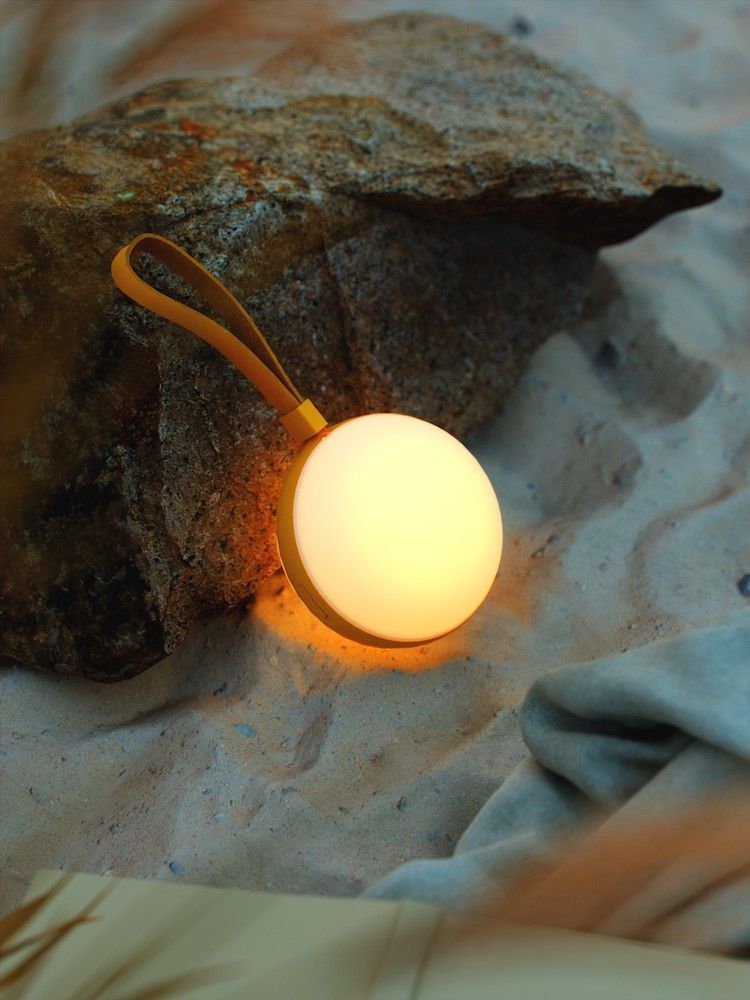 Żółta przenośna lampka Bring To-Go S