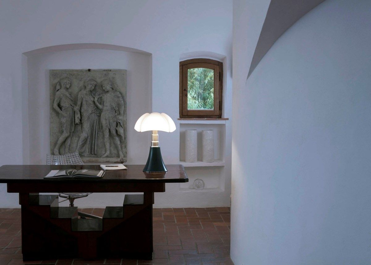 Nowoczesna zielona lampa stołowa Pipistrello Medio LED