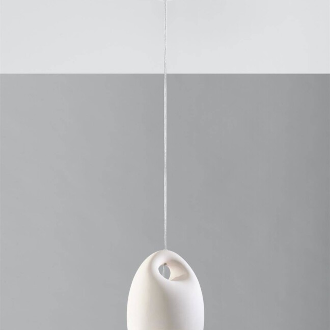 Biała wisząca lampa ceramiczna Bukano