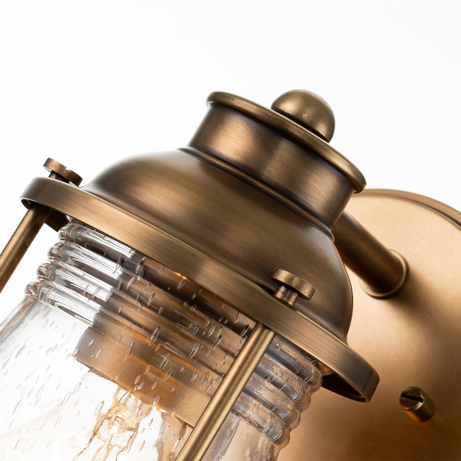 Kinkiet Ashlandbay z jednym punktem świetlnym w odcieniu naturalnego mosiądzu