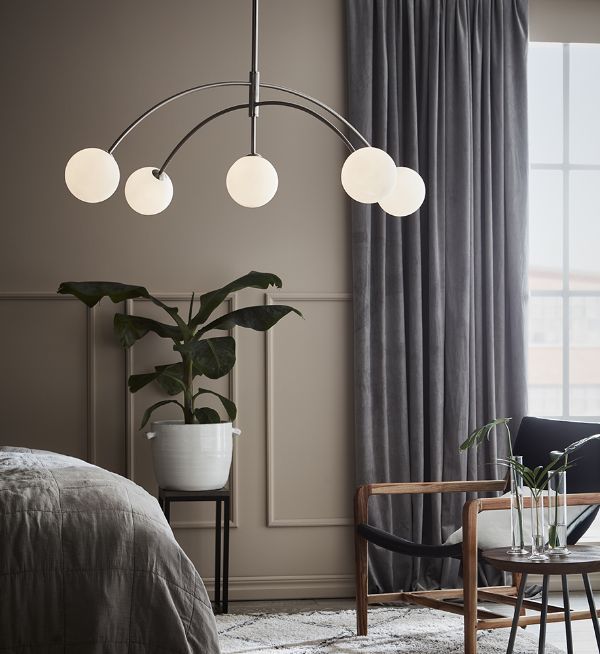 Srebrna łukowa lampa wisząca Heaven z szklanymi kloszami