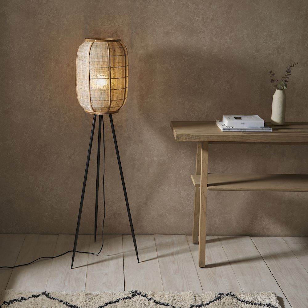 Podłogowa lampa Zaire do sypialni