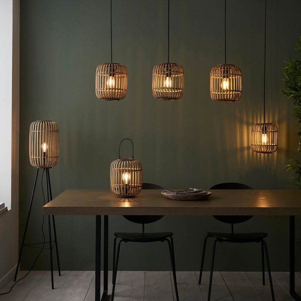 Lampa stojąca Mathias z bambusowym kloszem idealna do salonu