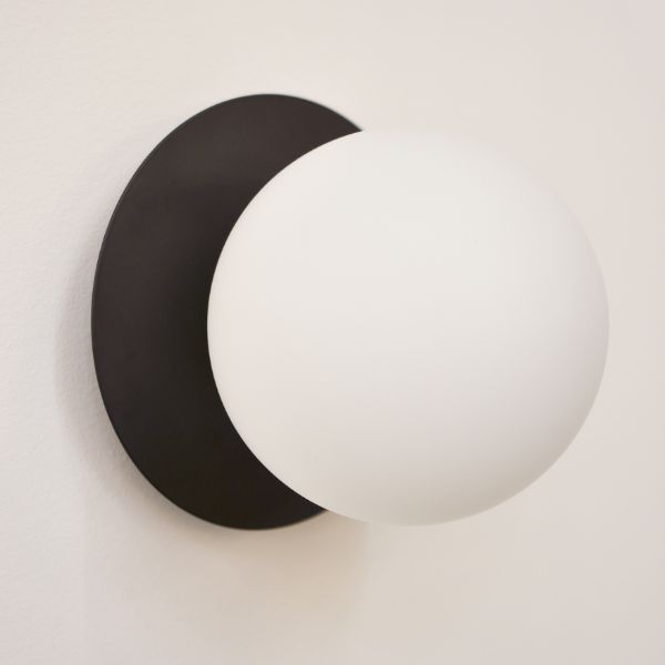 Czarny kinkiet Cape Town - szklana kula