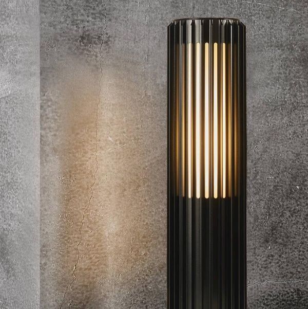 Czarna lampa stojąca Aludra 45 od Nordlux z klasą szczelności IP54