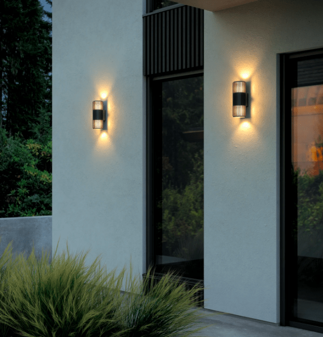 Czarny kinkiet Aludra od Nordlux, świecący w górę i w dół, na dwie żarówki