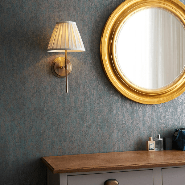 Stylowy kinkiet Rennes w odcieniu antycznego mosiądzu