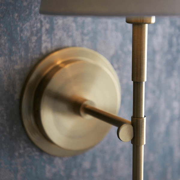 Stylowy kinkiet Rennes w odcieniu antycznego mosiądzu