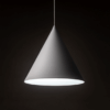 Nowoczesny, wiszący model lampy Cono Large TK w odcieniu proszkowej bieli