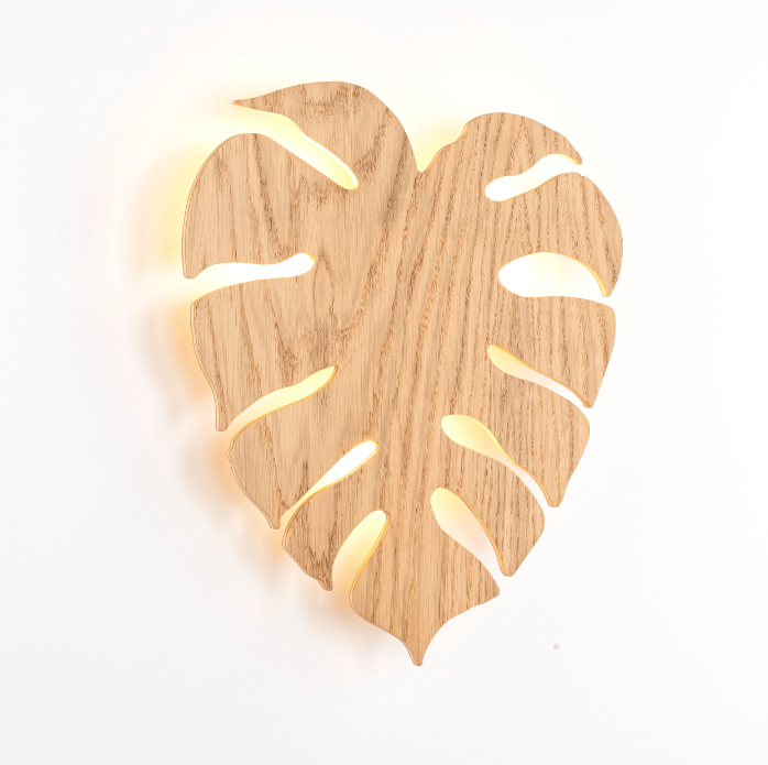 Dekoracyjny kinkiet w kształcie liścia monstery z drewna, o płaskim designie