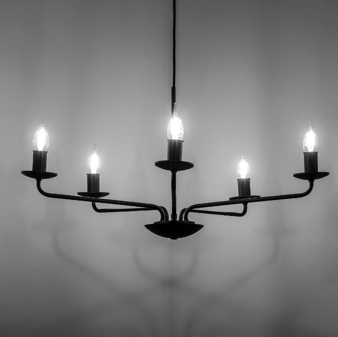 Czarny rustykalny żyrandol Limal z pięcioma źródłami światła