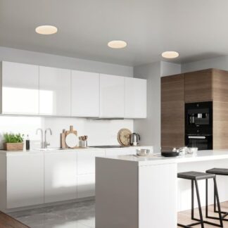 Nowoczesna biała lampa sufitowa LED Vic 35 o mocy 3200 lumenów i barwie światła 4000K