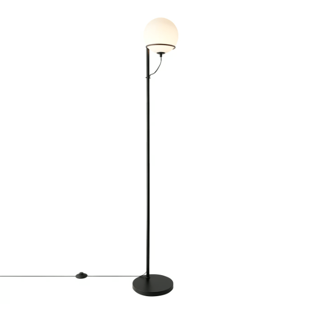 Podłogowa lampa Wilson z białym kloszem marki Nordlux