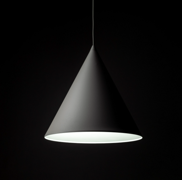 Jasnobeżowa wisząca lampa Cono Large TK z kloszem w kształcie stożka