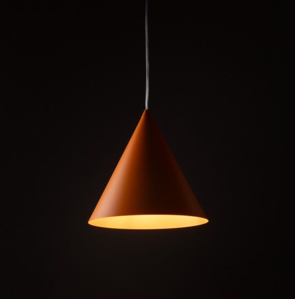 Pomarańczowa lampa wisząca Cono TK w intensywnym odcieniu orange