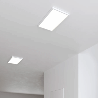 Płaski, prostokątny plafon LED Harlow SMART z możliwością zmiany barw i klasą szczelności IP54