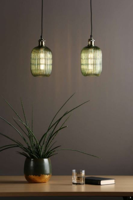 Lampa w stylu retro Sawyer z zielonego prążkowanego szkła