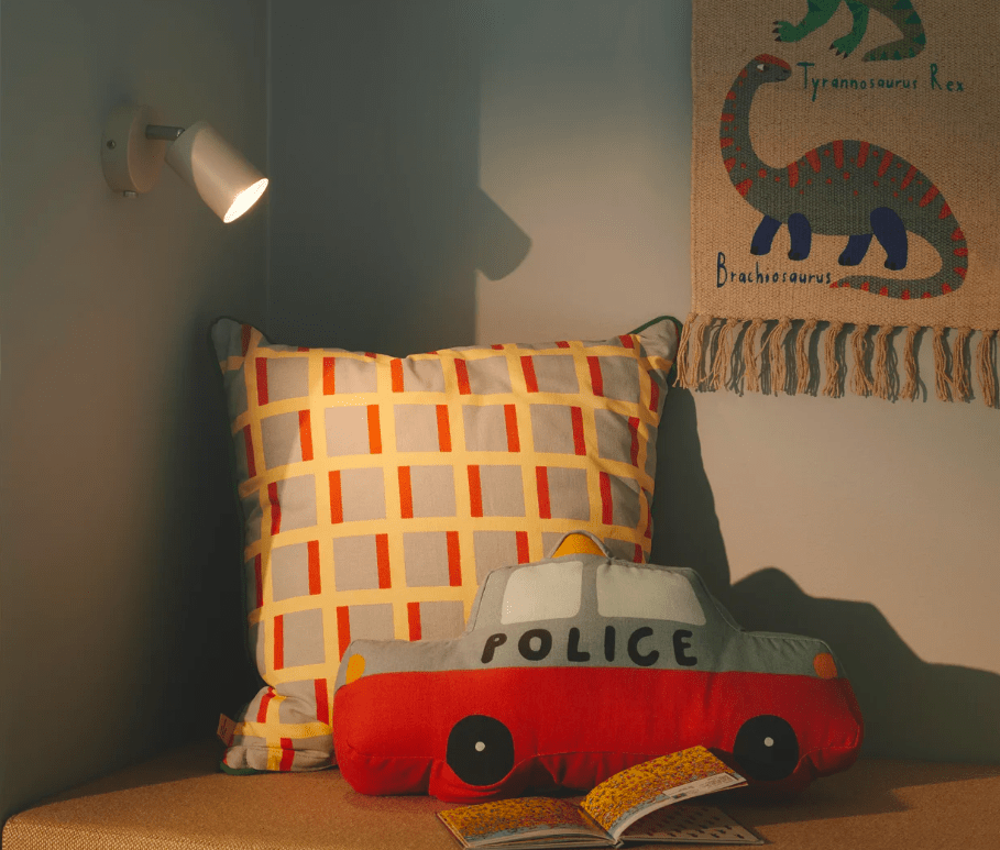 Beżowy kinkiet Explore o minimalistycznym wzornictwie