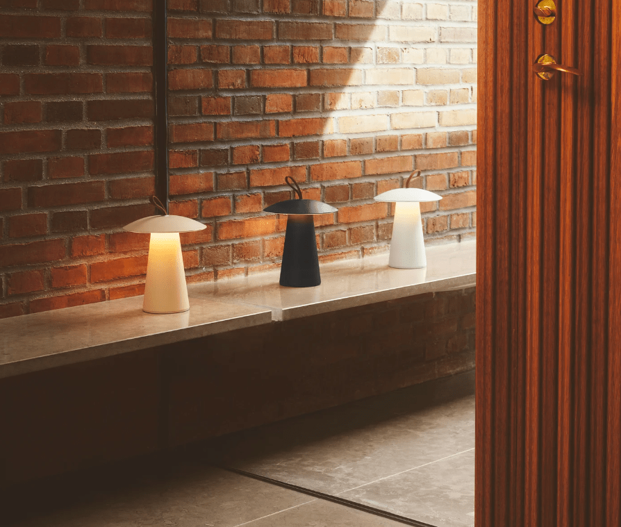 Czarna lampa stołowa Ara 2 To-Go od Nordlux – nowoczesny, ulepszony model