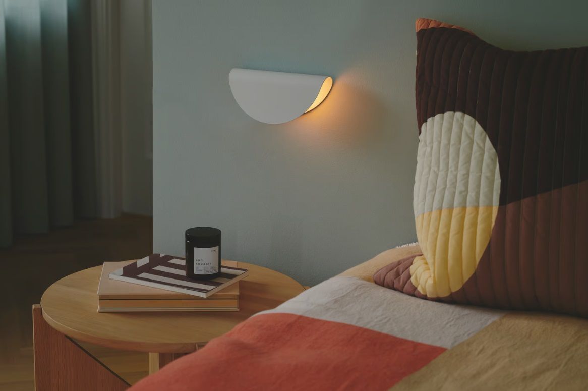 Kinkiet w stylu retro Model 2110 od Nordlux z białym metalowym kloszem