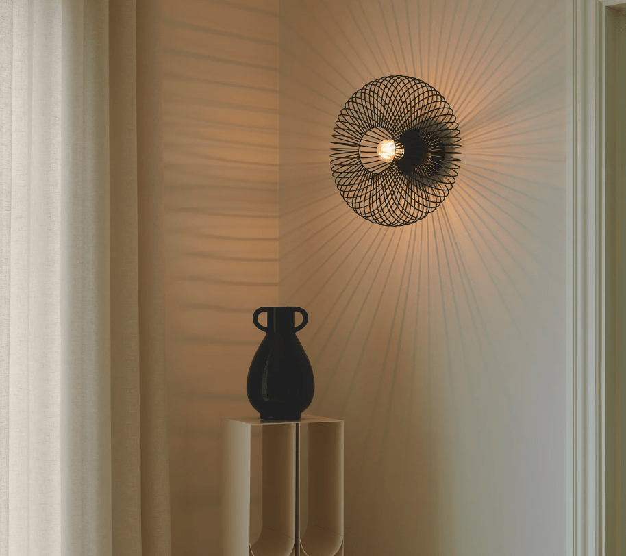 Lampa sufitowa Beroni z drucianym kloszem w formie kinkietu