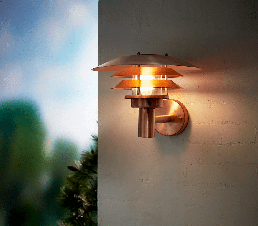 Miedziany kinkiet zewnętrzny Venø o nowoczesnym designie i klasie szczelności IP44