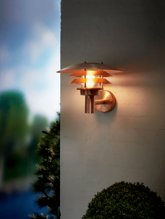 Miedziany kinkiet zewnętrzny Venø o nowoczesnym designie i klasie szczelności IP44