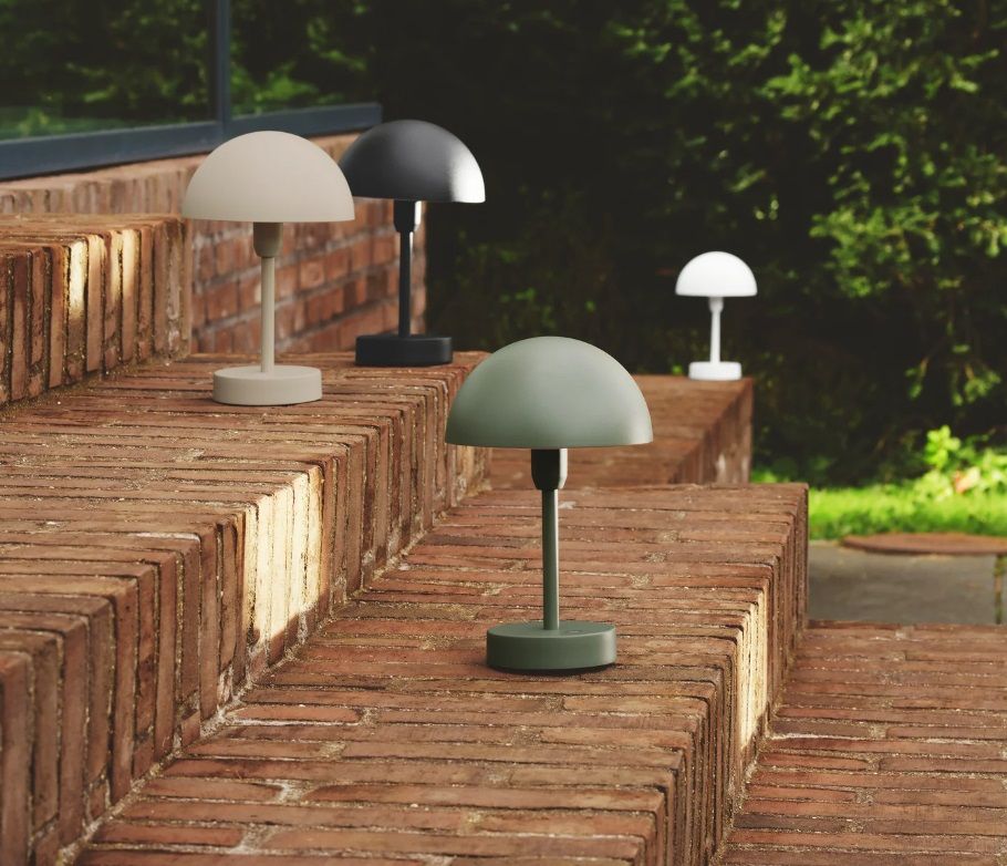 Przenośna, biała lampa stołowa Ellen To-Go MINI na baterie