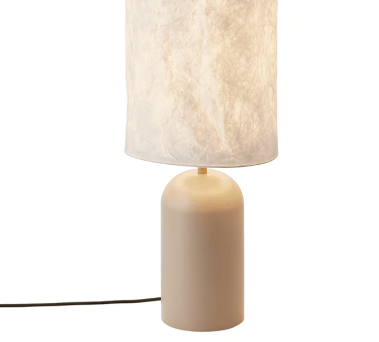 Stojąca lampa Talli z Tyveku marki DFTP z metalową podstawą