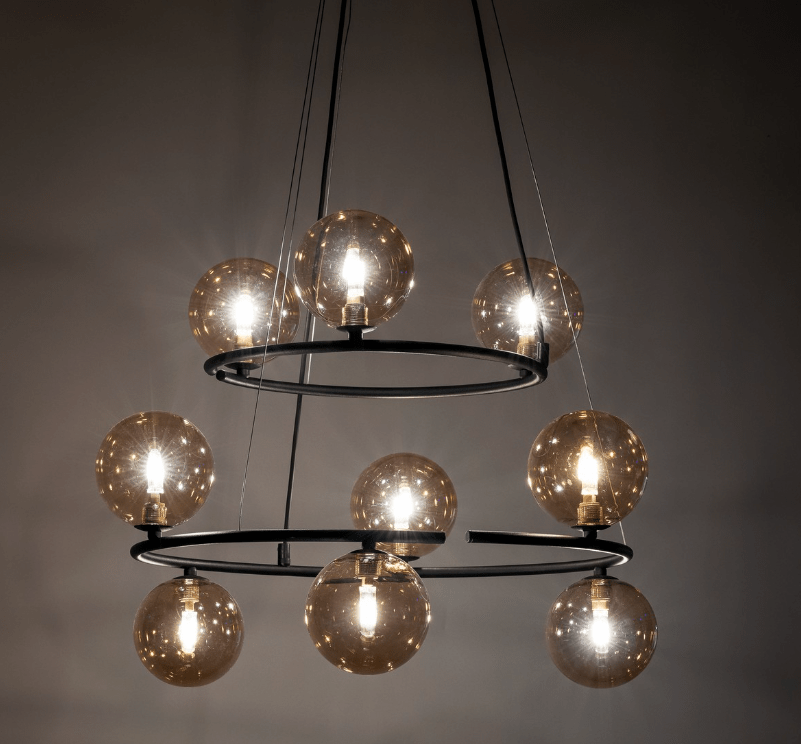 Wiszący żyrandol Anabelle 9 z dymionymi szklanymi kulami