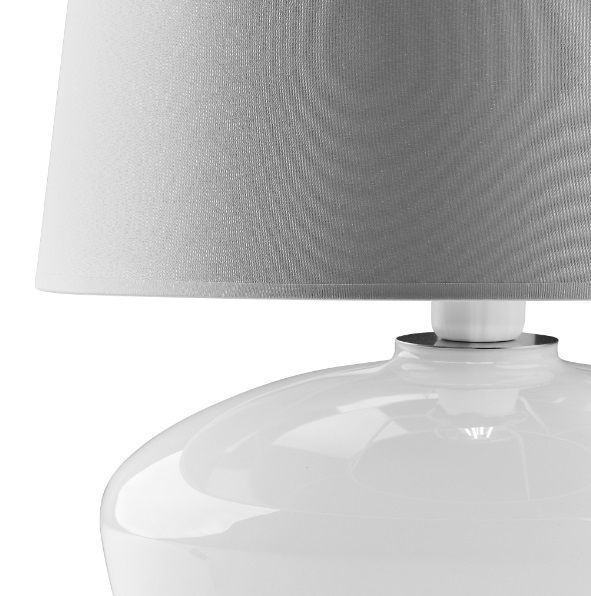 Biała lampka stołowa Fiord z szklaną podstawą