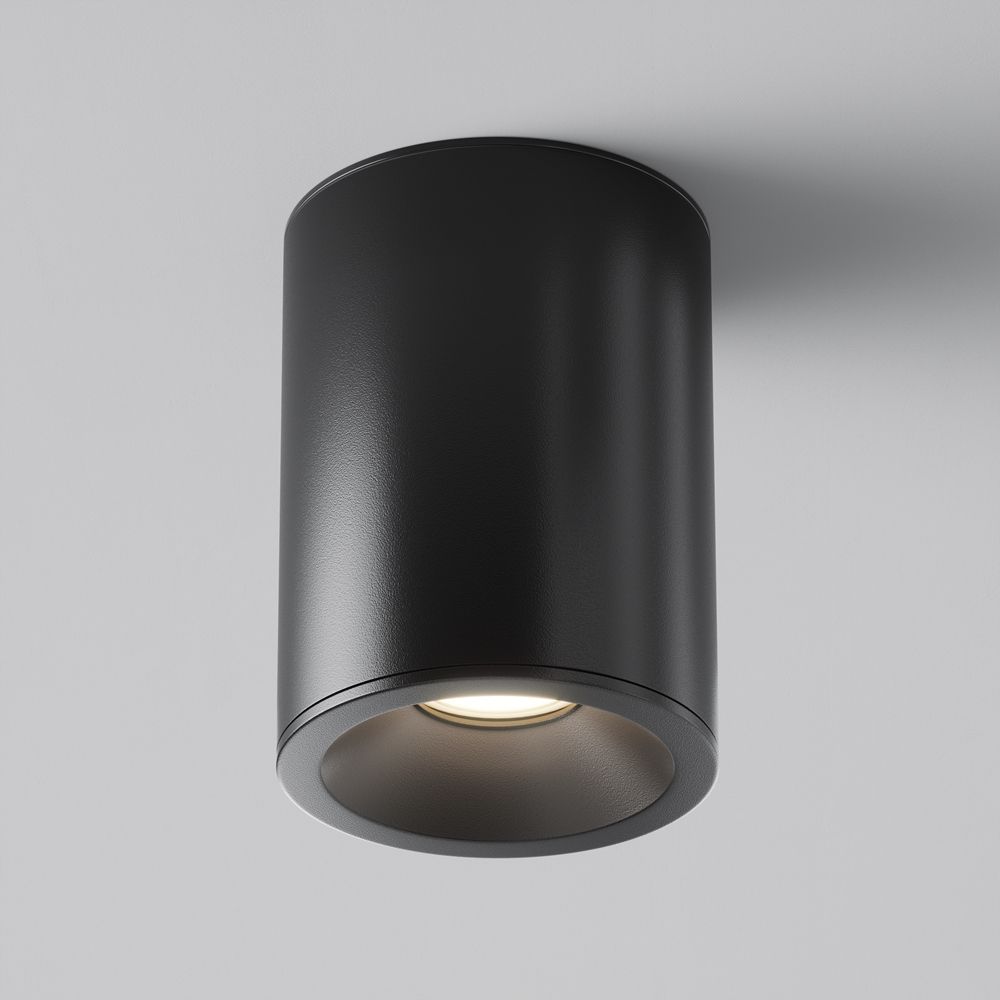 Czarna sufitowa tuba Zoom od Maytoni z trzonkiem GU10 i klasą szczelności IP65