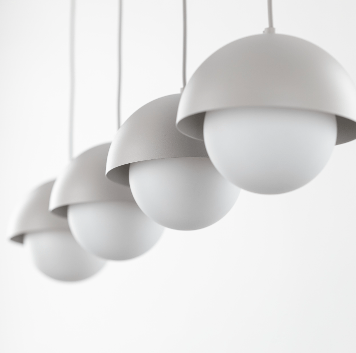 Beżowa lampa wisząca Bono TK z czterema kulami na listwie