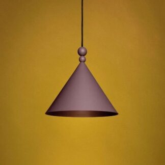 Wisząca lampa Konko w kształcie stożka w bakłażanowym odcieniu o średnicy 30 cm