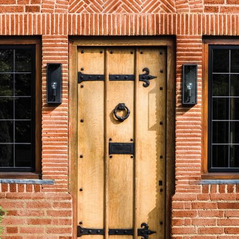 Szklany kinkiet zewnętrzny Messina Astro IP44 w czarnej teksturze w stylu loft