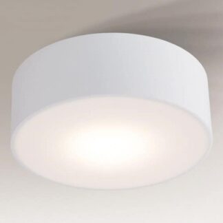 Mały, biały plafon LED Zama o okrągłym kształcie z cylindryczną obudową.