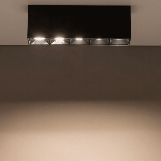 Czarna liniowa lampa sufitowa LED Midi o mocy 20W i barwie światła 4000K