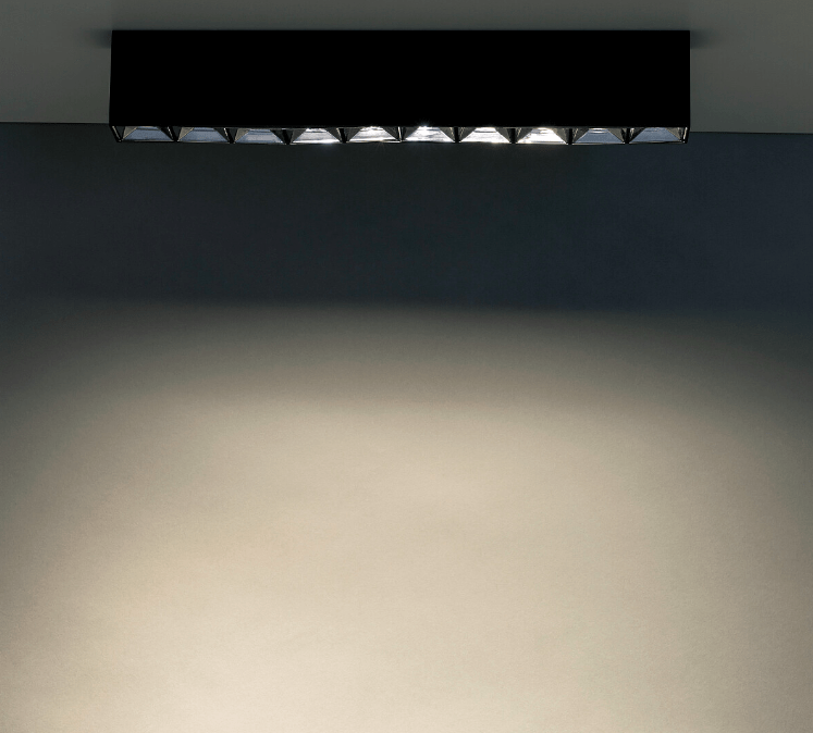 Czarna sufitowa oprawa LED Midi o mocy 40W i barwie światła 4000K