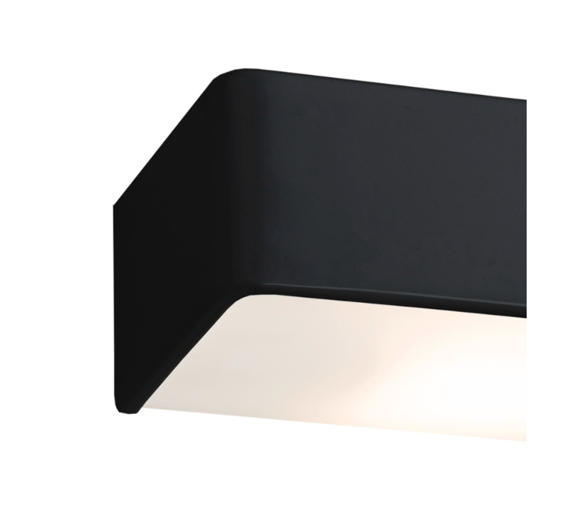 Czarny kinkiet Rodan o prostokątnym kształcie i długości 40 cm